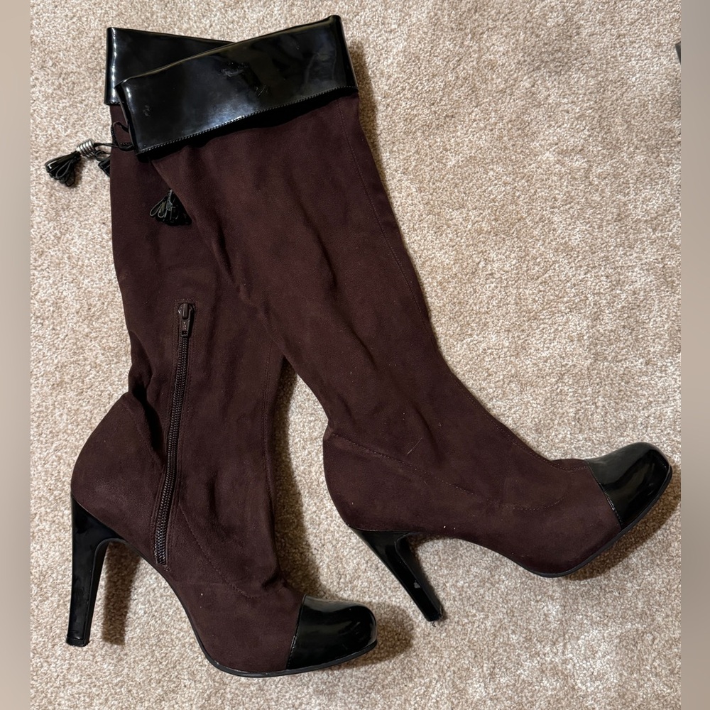 BCBG heeled boots
